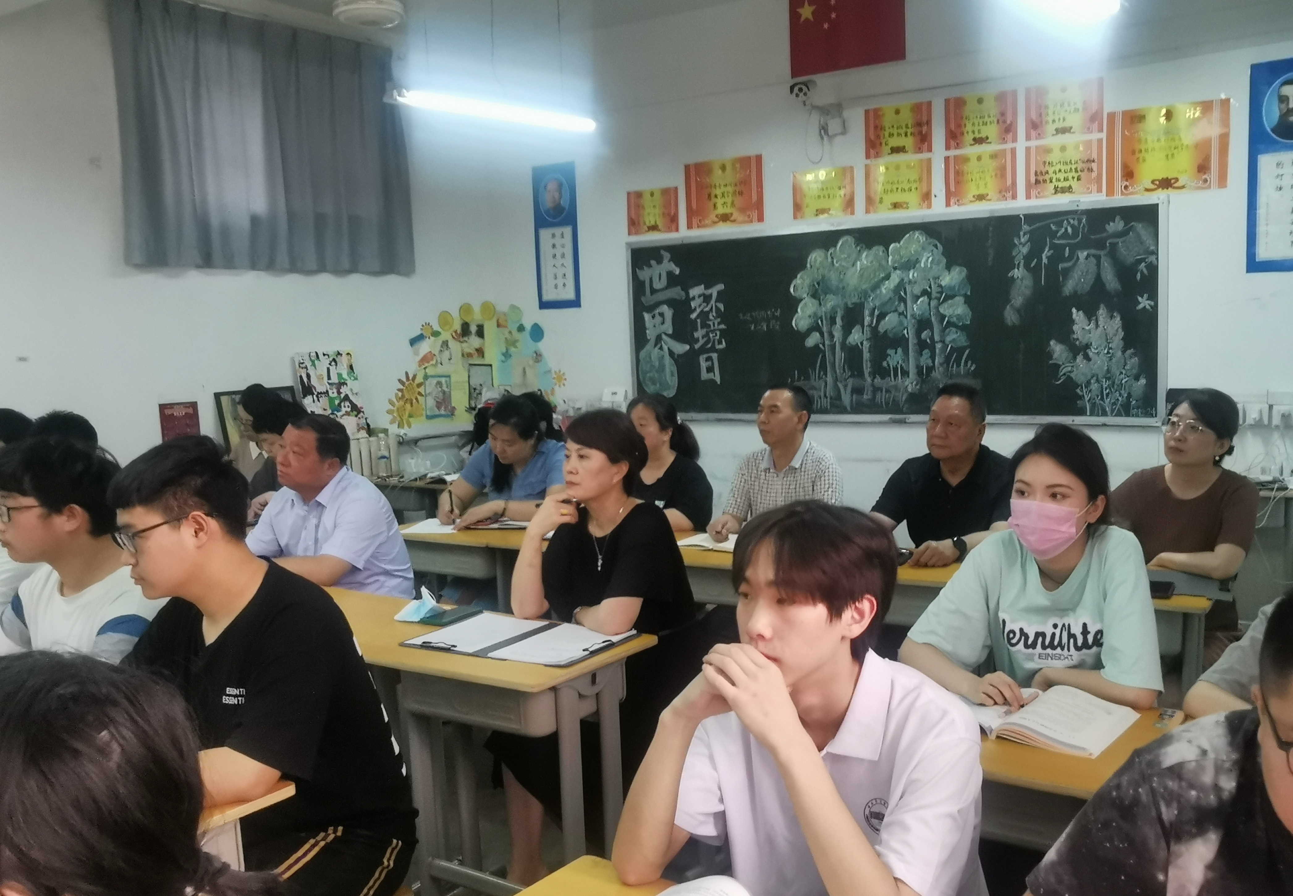 市衛(wèi)校校領(lǐng)導(dǎo)走進(jìn)思政課堂(圖2)