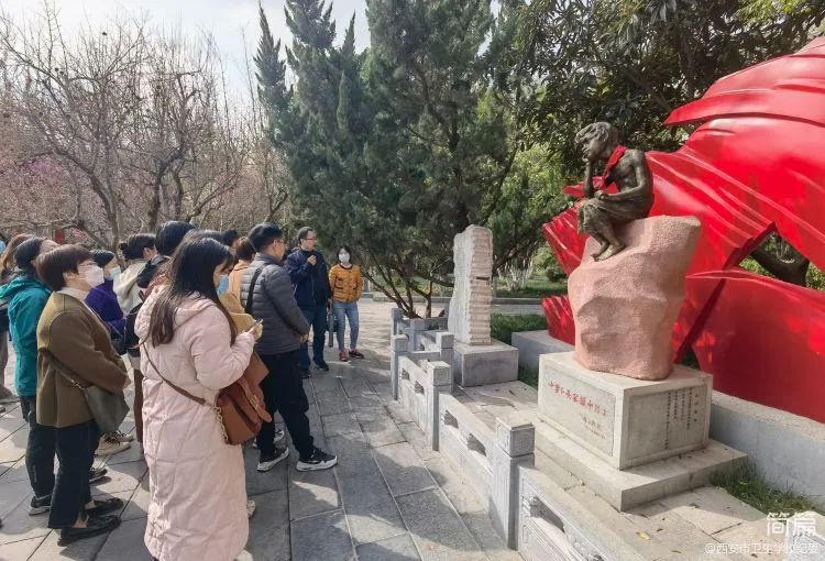 【廉潔教育】沐廉潔文化，樹清廉之風(fēng)---校紀(jì)委組織黨員干部赴西安蓮湖廉潔文化主題公園開展廉潔文化教育(圖3)