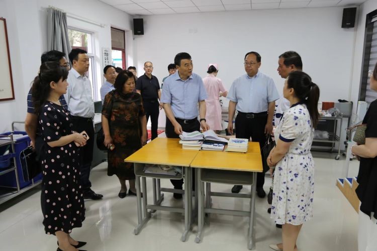 西安市人大常委會(huì)調(diào)研組蒞臨我校調(diào)研指導(dǎo)(圖4)
