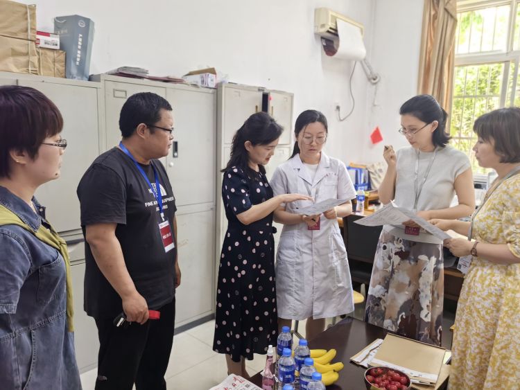 西安市衛(wèi)生學(xué)校順利舉辦2023年教育部“1+X” 職業(yè)技能等級考試及人社局養(yǎng)老護(hù)理員等級考試(圖1)