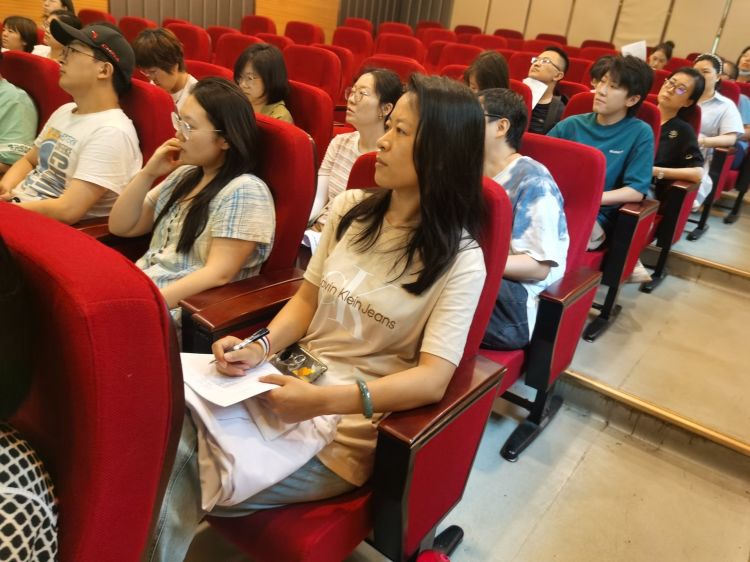 凝心聚力 品質(zhì)招生——西安市衛(wèi)生學(xué)校2022年招生工作總結(jié)暨2023年招生培訓(xùn)大會圓滿召開(圖2)