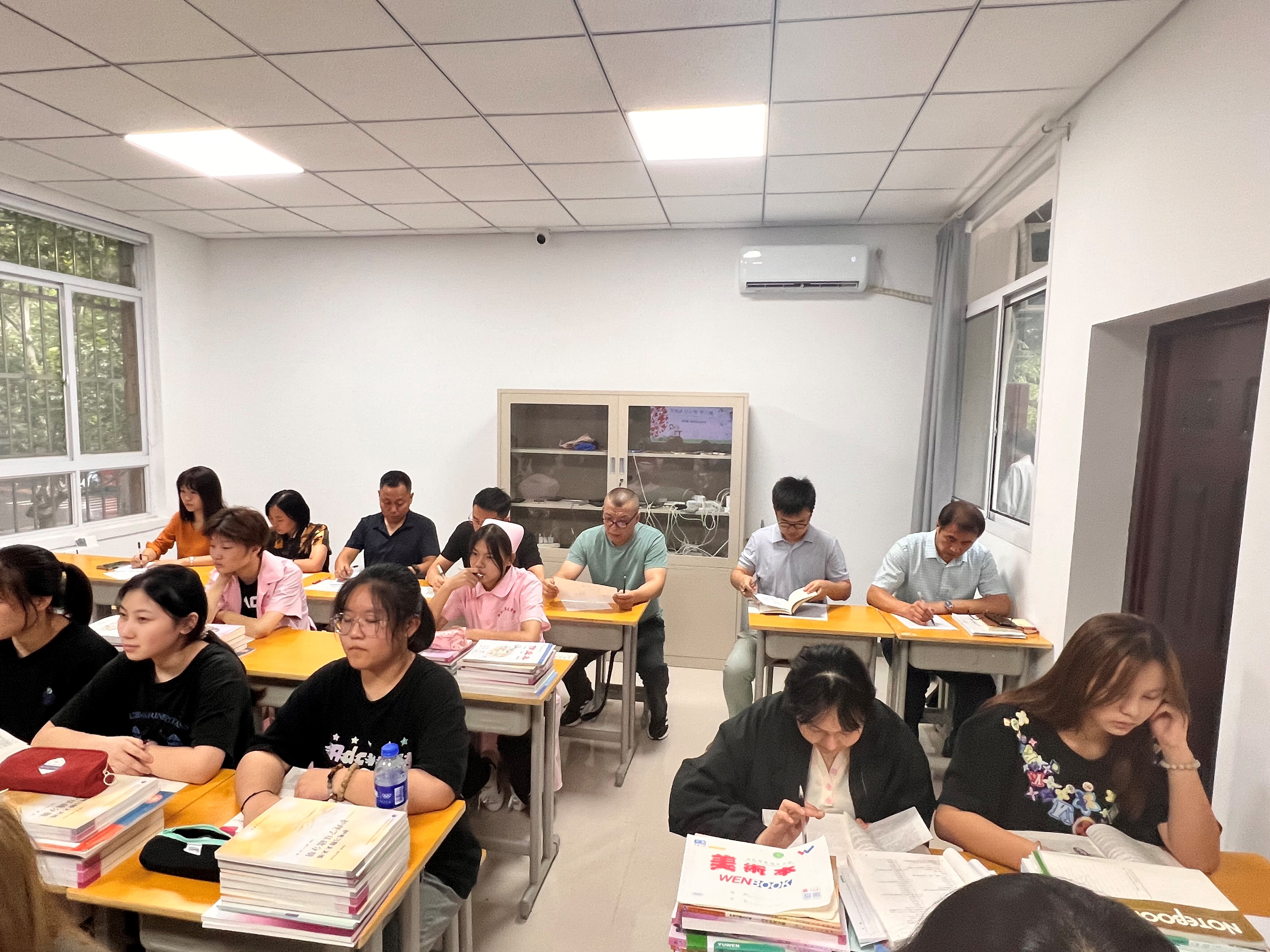 西安市教科院來我校調(diào)研(圖1)