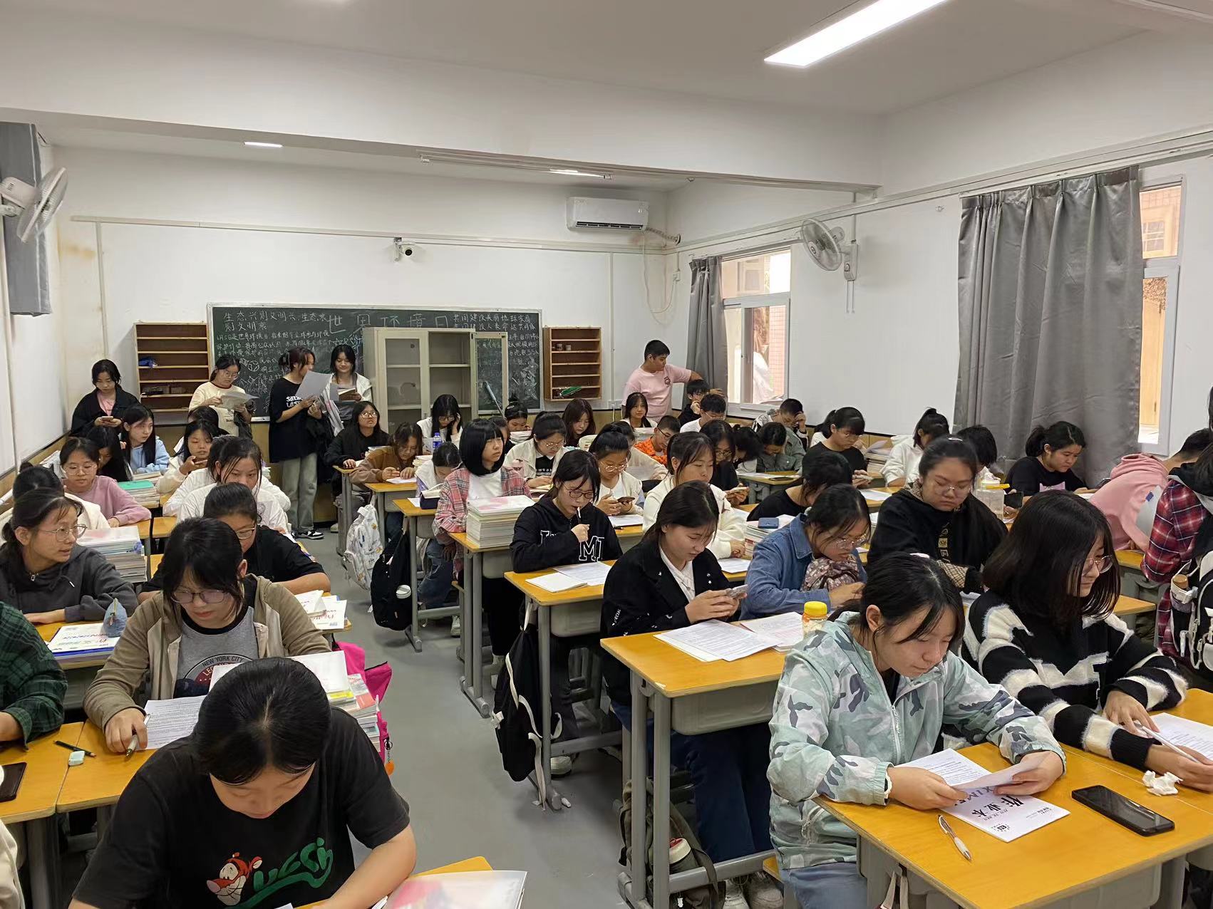 我校開展外省戶籍學生在陜參加職業(yè)教育高考政策說明會(圖4)
