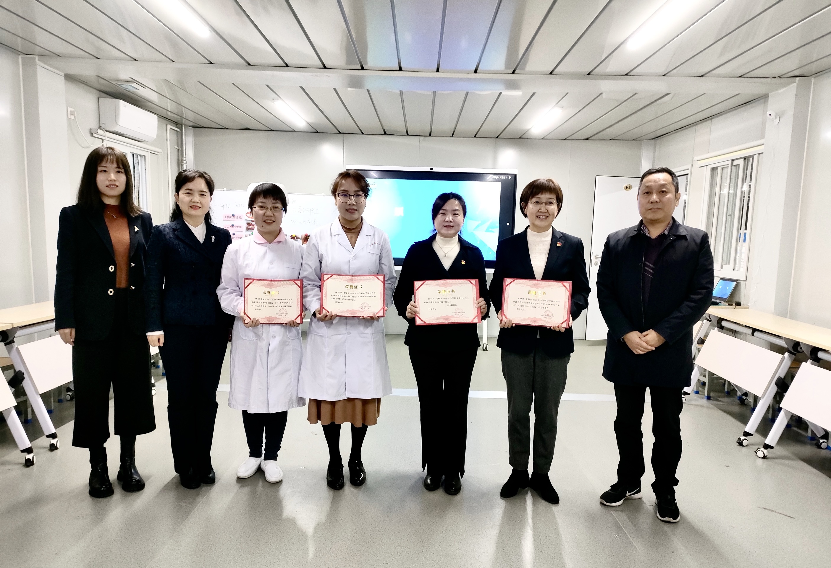 教研求真提質(zhì)量 砥礪前行共成長——西安市衛(wèi)生學(xué)校成功舉辦2023年全市中等職業(yè)學(xué)校護(hù)理類教科研中心組教研活動(圖12)