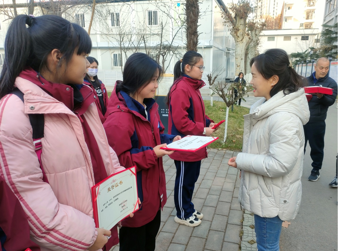 西安市衛(wèi)生學(xué)校舉辦解剖學(xué)繪圖比賽(圖3)