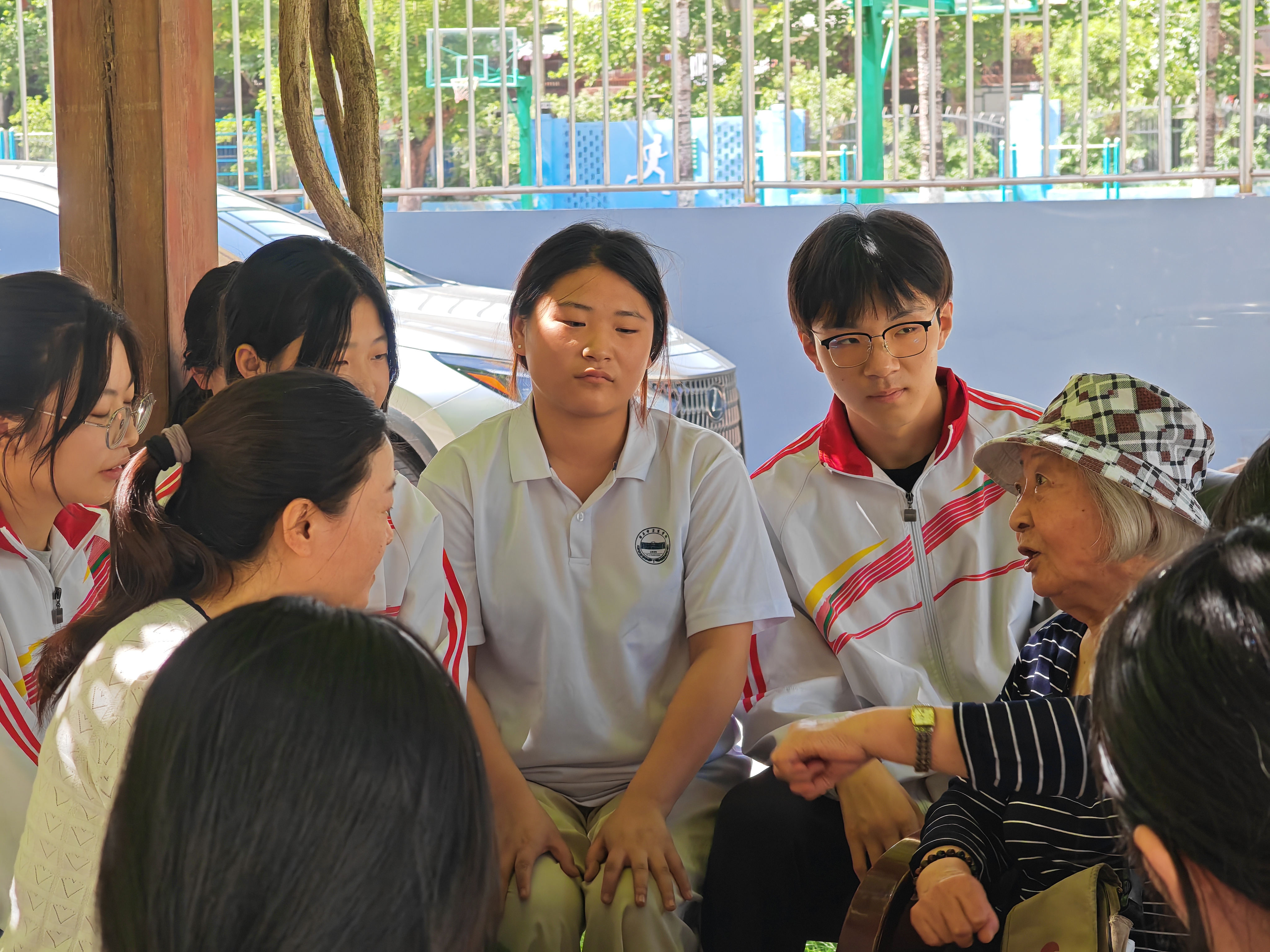 黨建引領(lǐng)、鑄魂育人——西安市衛(wèi)生學(xué)校黨委邀請(qǐng)抗美援朝老兵來(lái)校講思政課(圖2)
