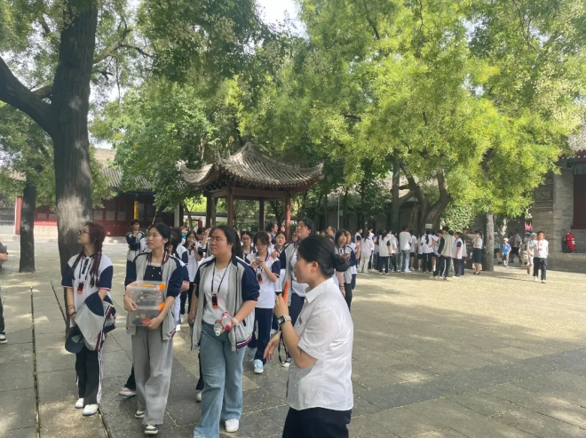 感受歷史文化魅力，增強學(xué)生文化自信——西安市衛(wèi)生學(xué)校學(xué)生代表赴小雁塔博物院參觀學(xué)習(xí)(圖3)
