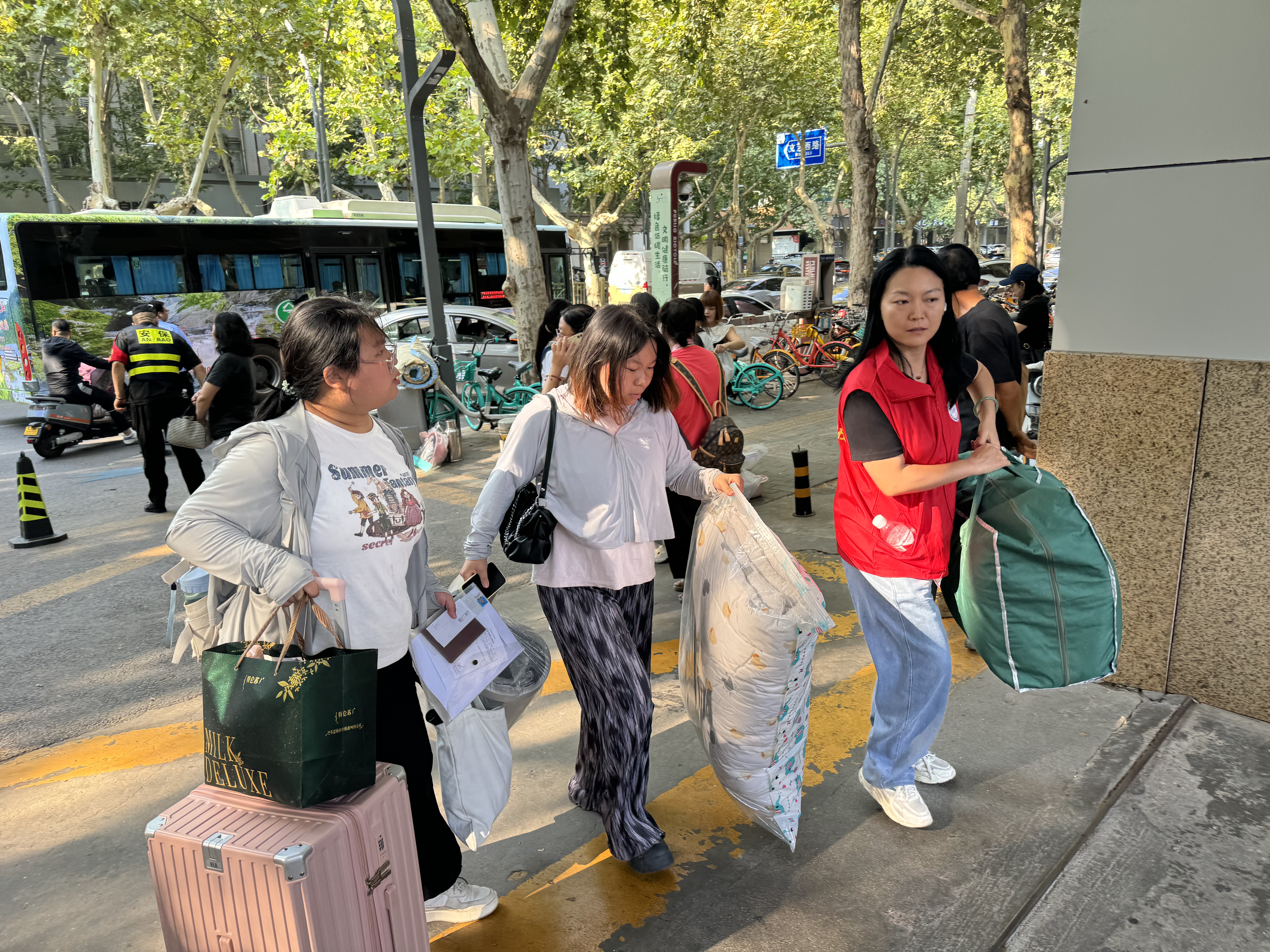 “新”欣向榮    生生不息——市衛(wèi)校順利完成秋季學(xué)期報(bào)到工作(圖3)