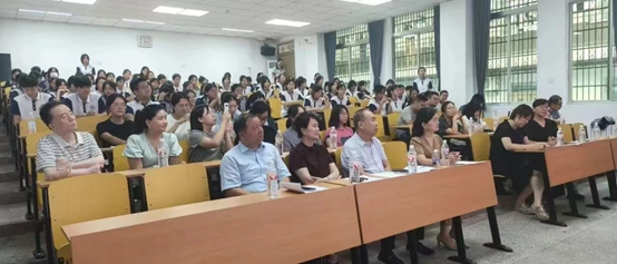 銘記初心 肩負(fù)使命 ——西安市衛(wèi)生學(xué)校成功舉辦《習(xí)近平的七年知青歲月》故事情景及心得分享 暨表彰大會(圖2)