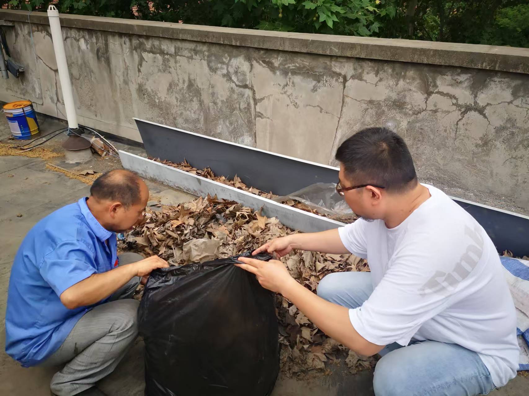 行政第二黨支部打造“用心服務(wù)  精益求精”黨建品牌名片——西安市衛(wèi)生學(xué)校黨支部品牌建設(shè)評(píng)比活動(dòng)(圖3)