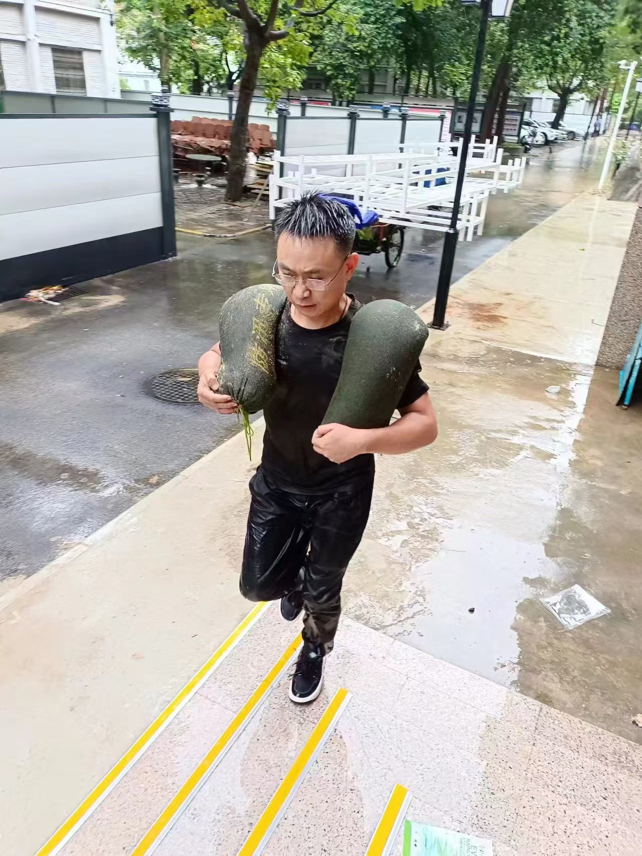 行政第二黨支部打造“用心服務(wù)  精益求精”黨建品牌名片——西安市衛(wèi)生學(xué)校黨支部品牌建設(shè)評(píng)比活動(dòng)(圖4)