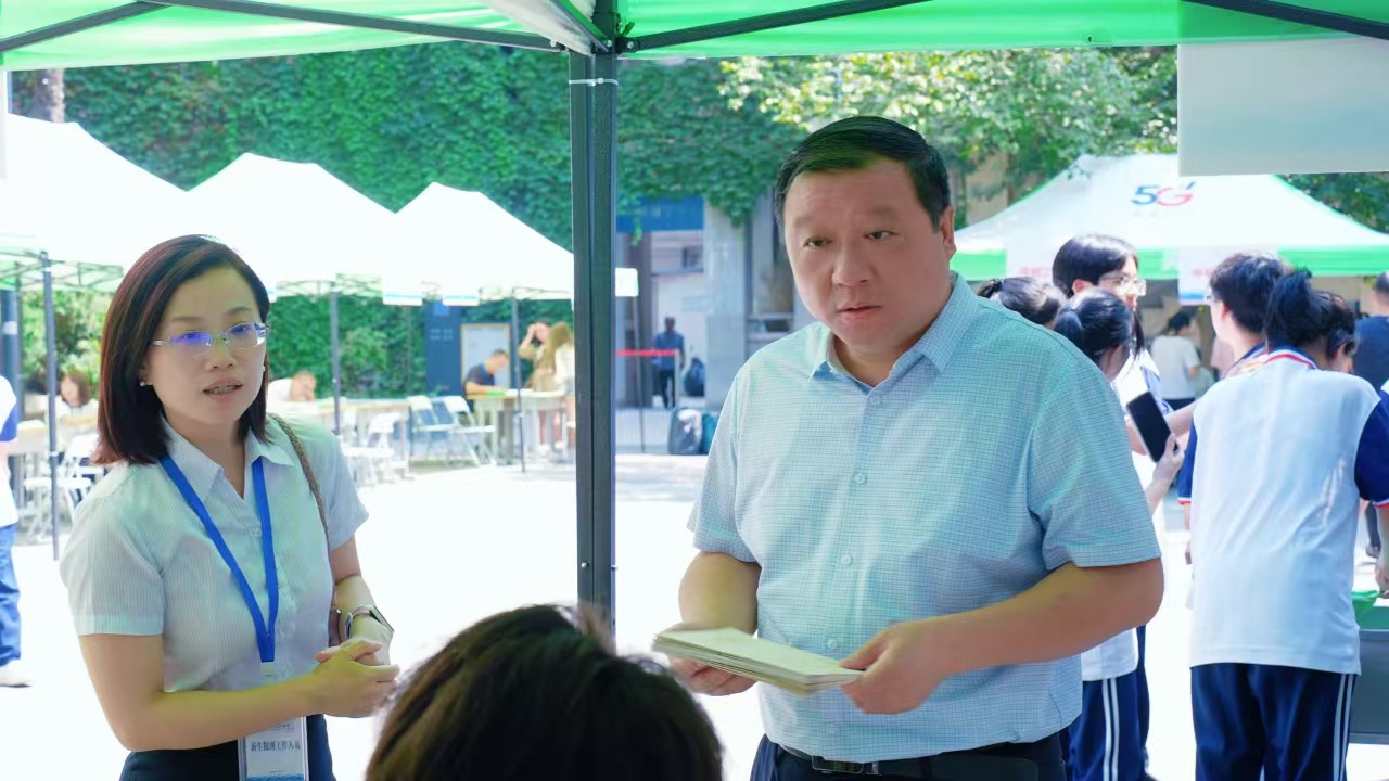 行政第二黨支部打造“用心服務(wù)  精益求精”黨建品牌名片——西安市衛(wèi)生學(xué)校黨支部品牌建設(shè)評(píng)比活動(dòng)(圖7)