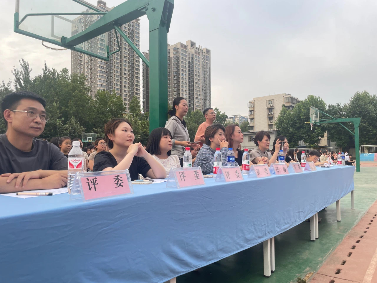 行政第二黨支部打造“用心服務(wù)  精益求精”黨建品牌名片——西安市衛(wèi)生學(xué)校黨支部品牌建設(shè)評(píng)比活動(dòng)(圖8)