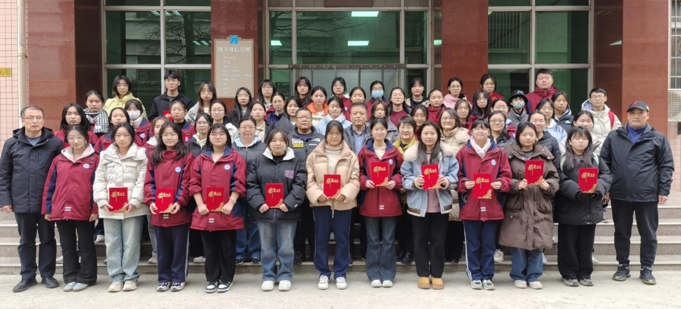 西安市衛(wèi)生學(xué)校舉辦解剖學(xué)繪圖比賽——解剖之美：畫皮畫骨亦畫心(圖5)