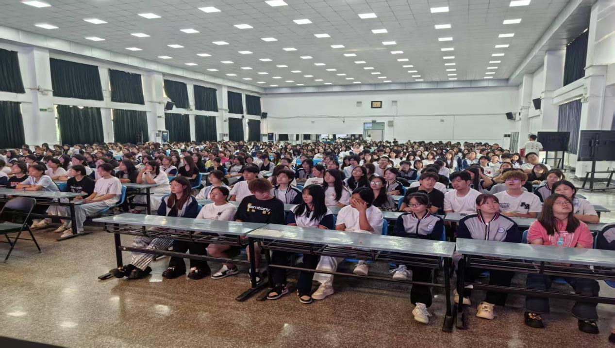 揚帆起航 書寫青春華章 ——西安市衛(wèi)生學校2025年實習動員大會順利舉行(圖3)