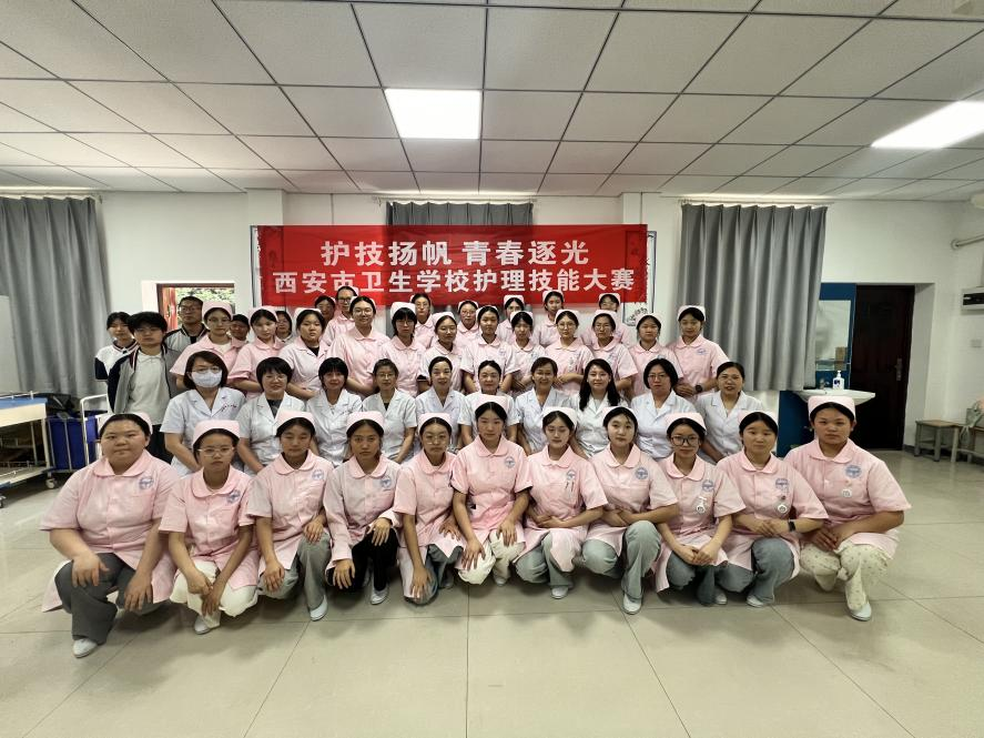 以賽促學(xué)展風(fēng)采，匠心筑夢(mèng)護(hù)健康(圖1)