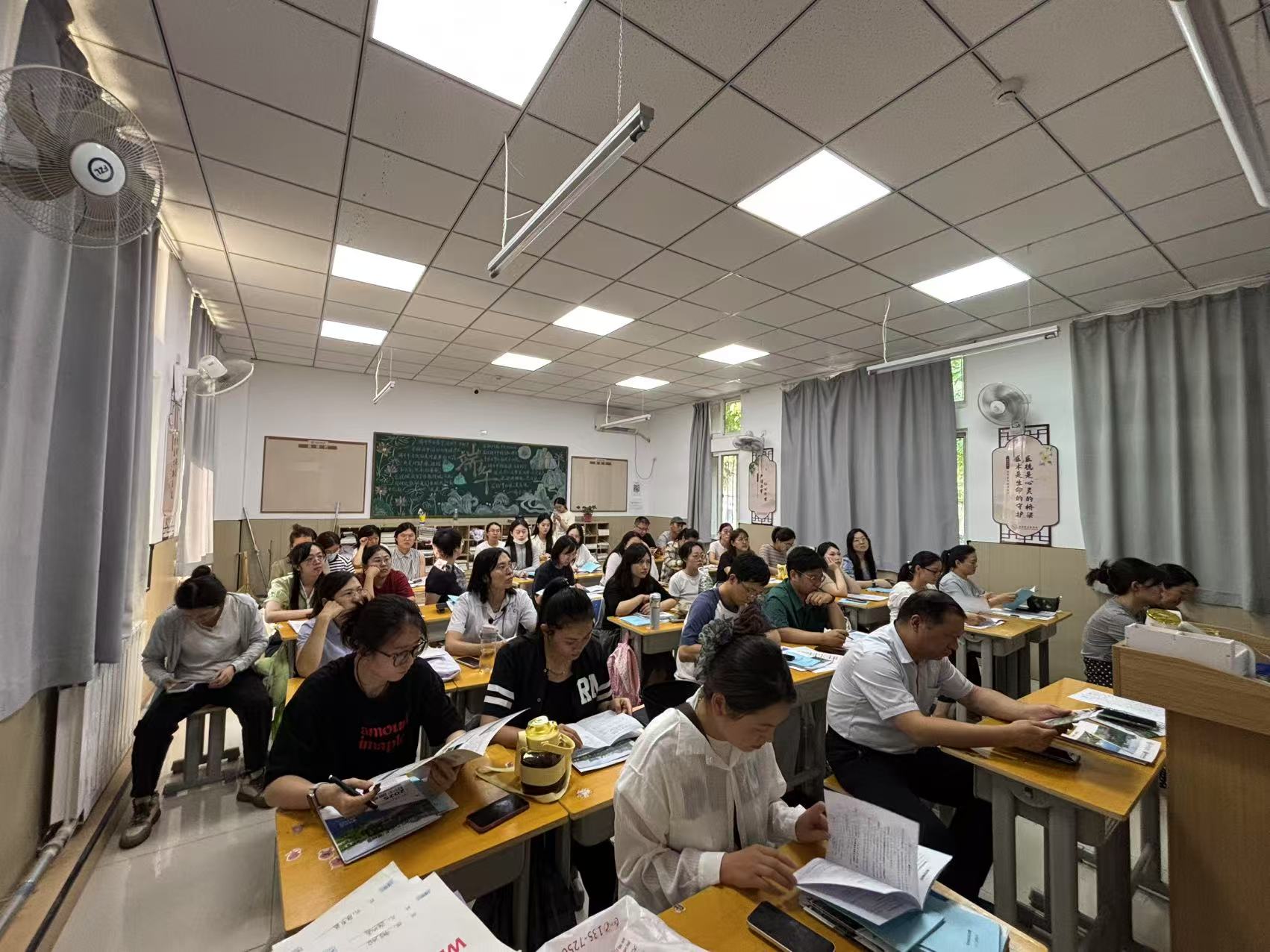 我校成功舉辦2025年招生團(tuán)隊(duì)專題培訓(xùn)會—強(qiáng)技能  優(yōu)服務(wù)  促發(fā)展 全力備戰(zhàn)招生工作(圖1)